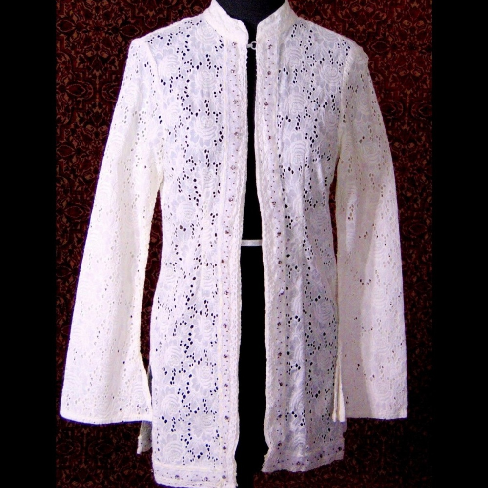 TRUE MEANING Ivory eyelet boho blouse jacket S/M⤵️🕚